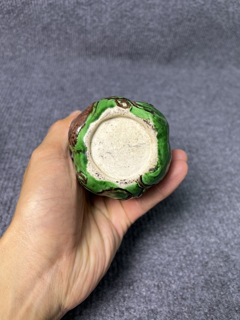 古玩陶瓷素三彩瓜瓞綿綿圖瓜棱瓶真品鑒賞圖