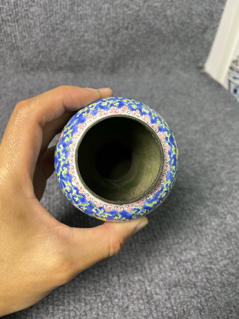 古玩雜項銅胎畫琺瑯花卉紋罐真品鑒賞圖