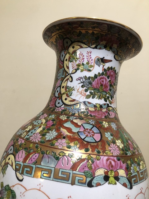 古玩陶瓷廣彩花鳥紋觀音瓶真品鑒賞圖