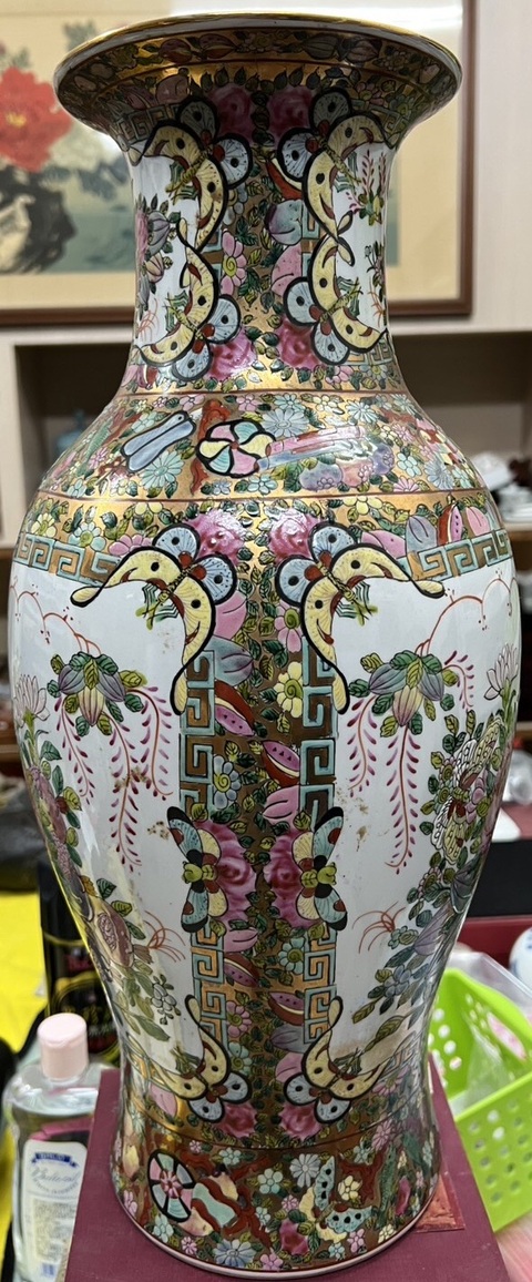 古玩陶瓷廣彩花鳥紋觀音瓶真品鑒賞圖