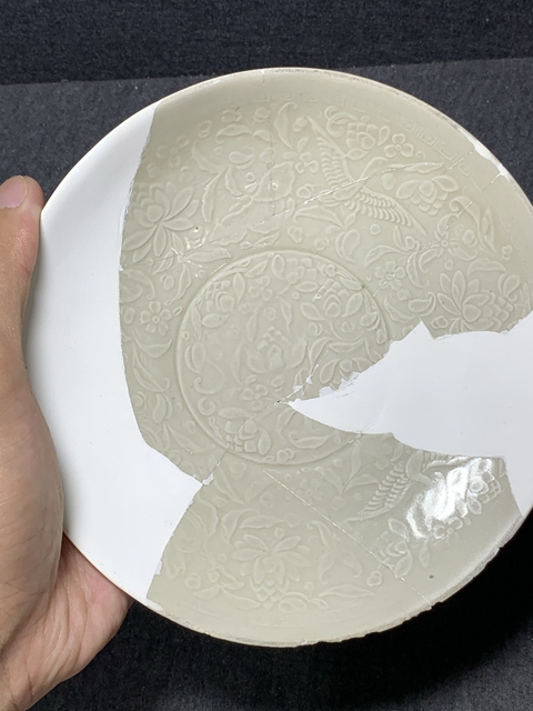 古玩陶瓷定窯印花盤真品鑒賞圖