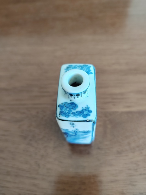 古玩陶瓷青花帶子成林圖鼻煙壺真品鑒賞圖