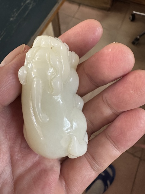 古玩玉器和田玉雕“瑞獸”把件真品鑒賞圖