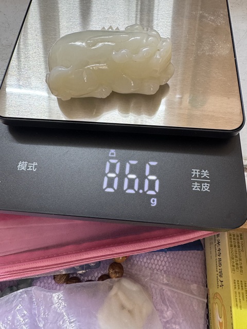 古玩玉器和田玉雕“瑞獸”把件真品鑒賞圖