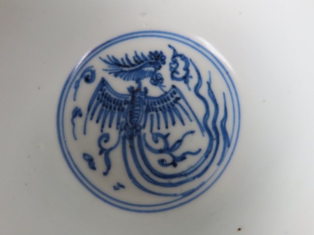 古玩陶瓷線描鳳紋青花杯真品鑒賞圖