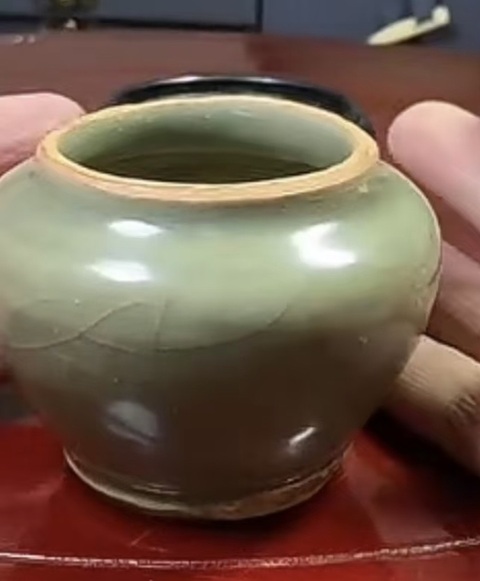 古玩陶瓷龍泉青釉罐真品鑒賞圖