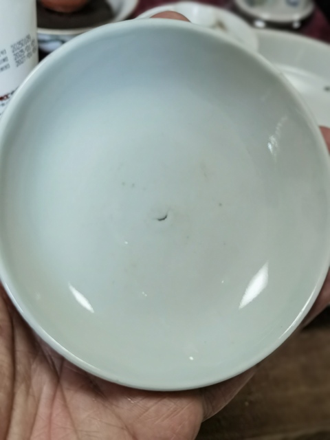 古玩陶瓷團(tuán)鶴紋青花蓋碗真品鑒賞圖
