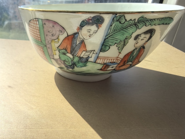 古玩陶瓷油粉彩二喬圖茶碗真品鑒賞圖