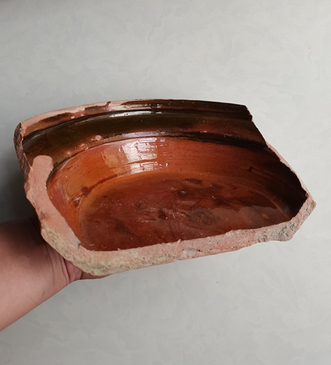 古玩陶瓷遼三彩大盤拍賣，當前價格0元