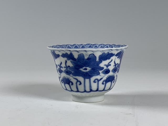 古玩陶瓷清晚期·青花花卉紋杯真品鑒賞圖