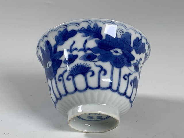 古玩陶瓷清晚期·青花花卉紋杯真品鑒賞圖