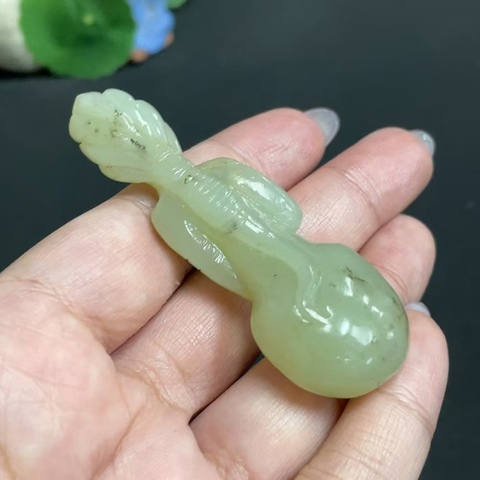 古玩玉器天然和田玉掛件真品鑒賞圖