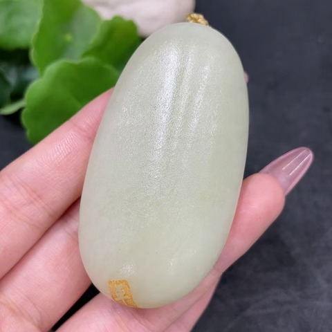 古玩玉器天然和田玉掛件真品鑒賞圖