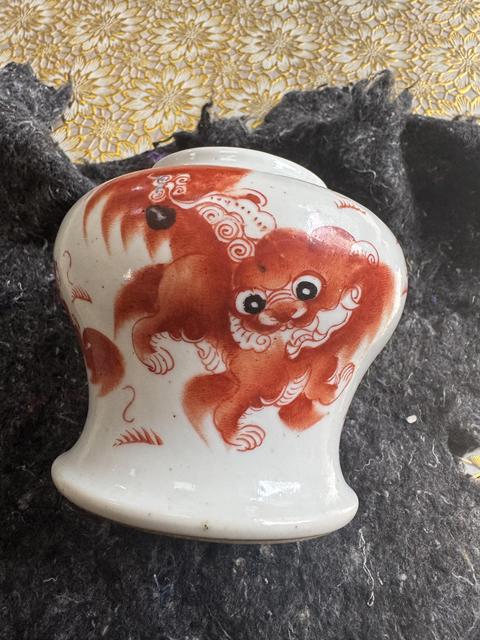 古玩陶瓷民國礬紅獅子將軍罐真品鑒賞圖