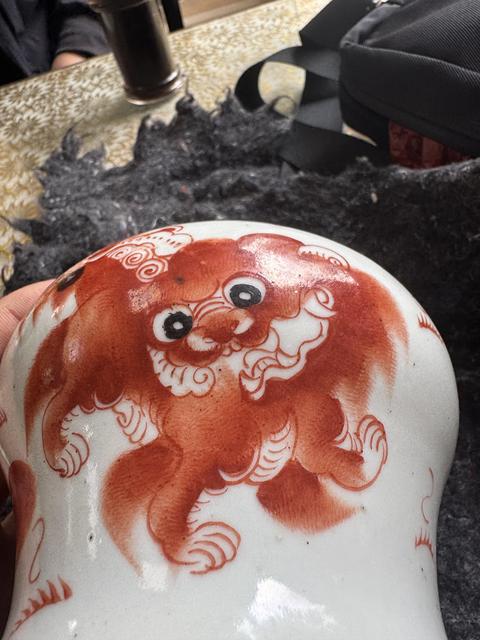 古玩陶瓷民國礬紅獅子將軍罐真品鑒賞圖
