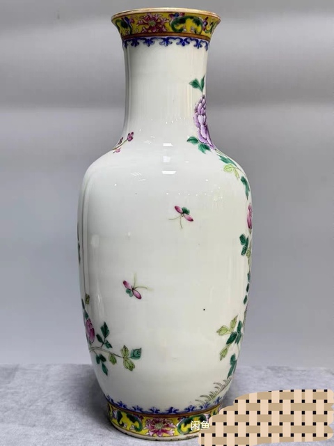 古玩陶瓷花卉紋粉彩瓶真品鑒賞圖