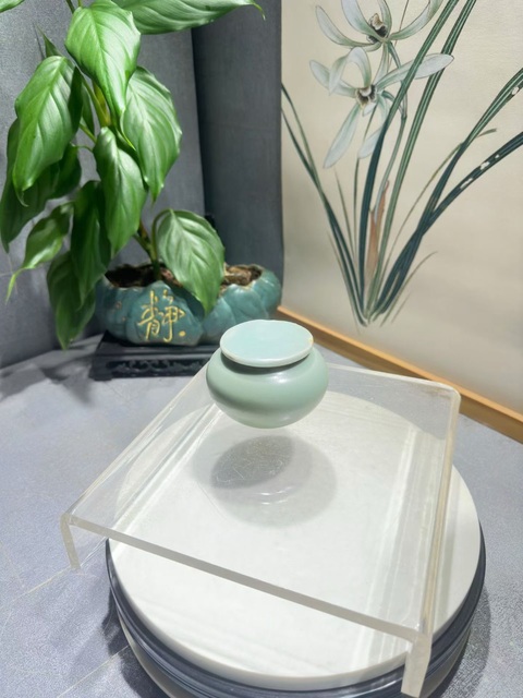 古玩陶瓷龍泉青瓷蓋罐真品鑒賞圖