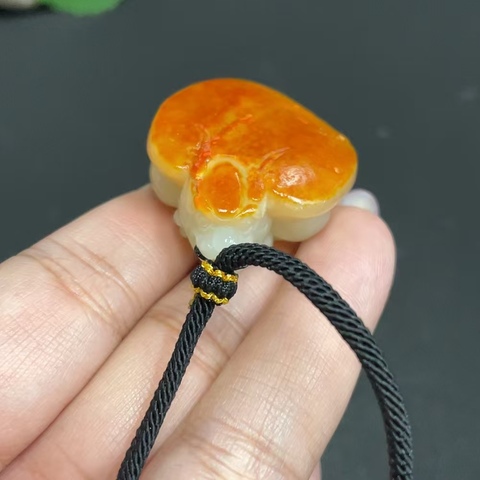 古玩玉器天然和田玉掛件真品鑒賞圖