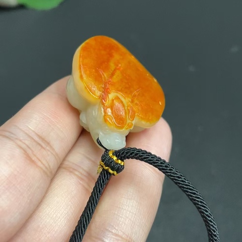 古玩玉器天然和田玉掛件真品鑒賞圖