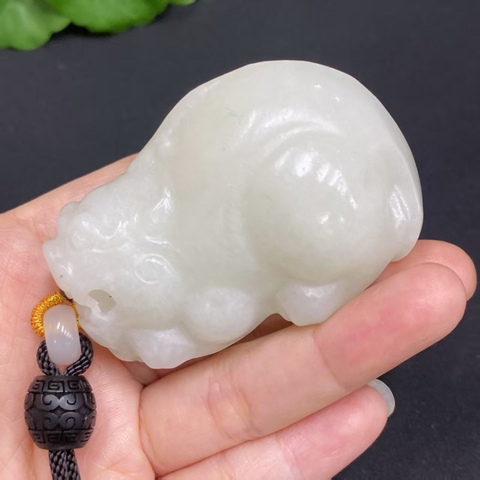古玩玉器天然和田瑞獸題材把件真品鑒賞圖