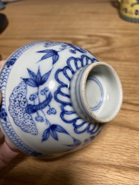 古玩陶瓷日本江戶青花花卉紋茶碗真品鑒賞圖