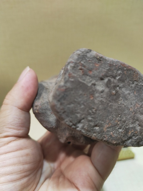 古玩陶瓷西亞風格紅陶人物俑真品鑒賞圖