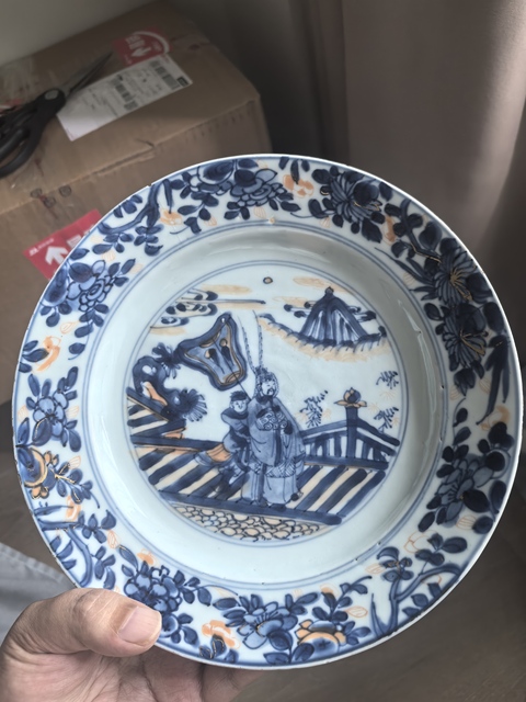 古玩陶瓷康熙青花加彩盤真品鑒賞圖