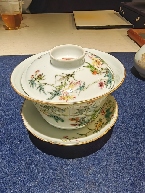 古玩陶瓷慎德堂制款一鳴驚人粉彩三才蓋杯真品鑒賞圖