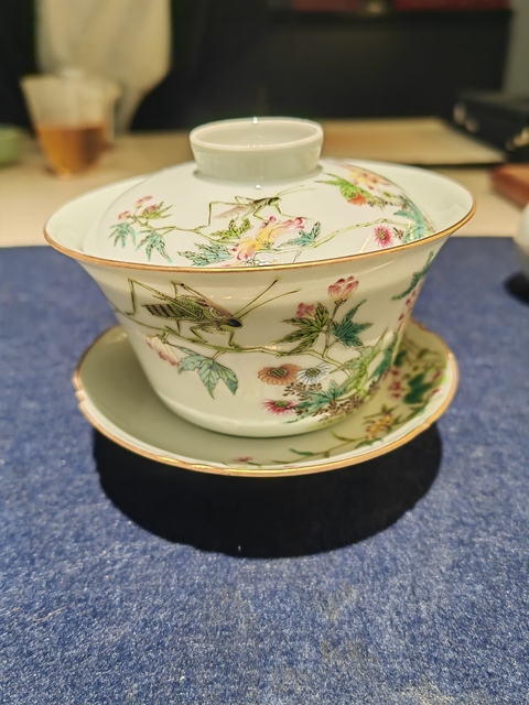 古玩陶瓷慎德堂制款一鳴驚人粉彩三才蓋杯真品鑒賞圖