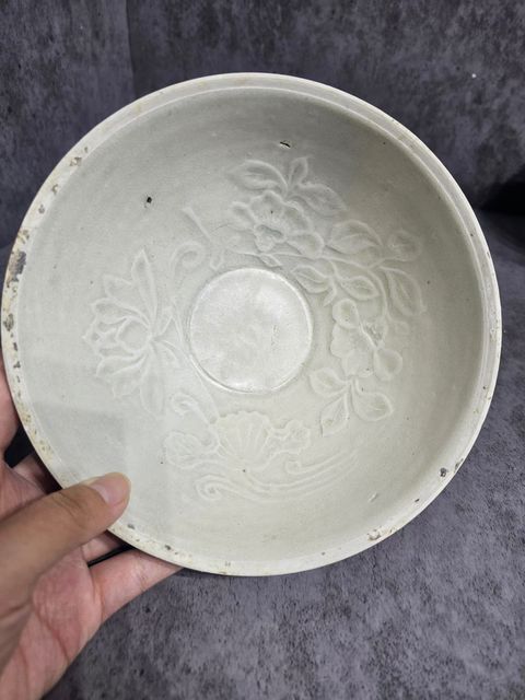 古玩陶瓷 印花芒口圈足覆燒工藝碗真品鑒賞圖