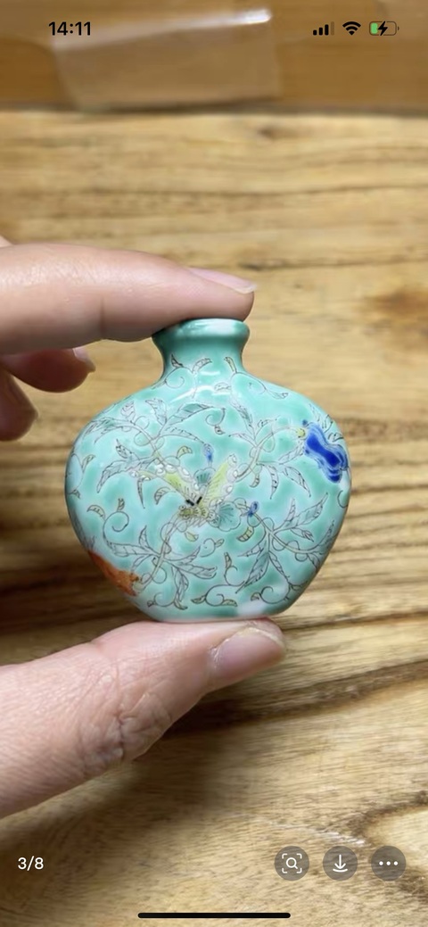 古玩陶瓷松石綠粉彩花卉紋鼻煙壺真品鑒賞圖