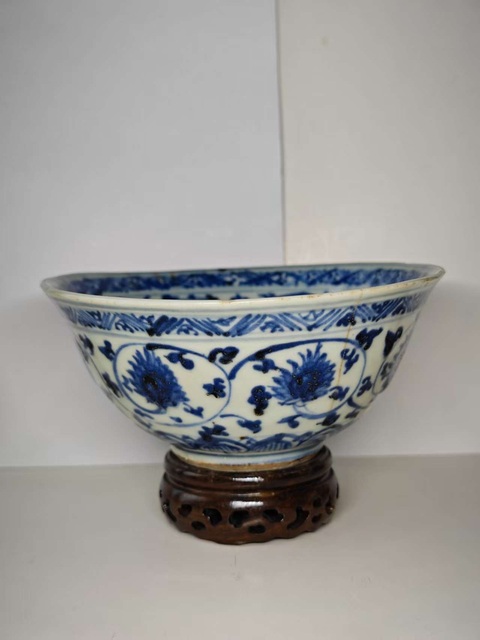 古玩陶瓷青花金剛十字杵茶碗真品鑒賞圖