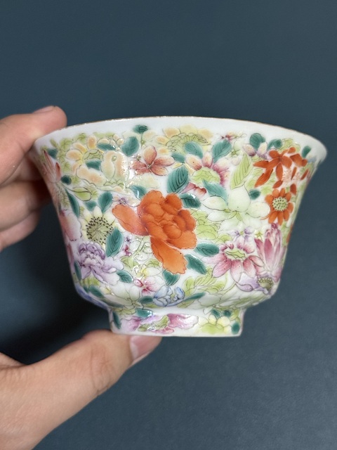 古玩陶瓷洪憲年制款百花不落地細路粉彩杯(民國官窯)拍賣,當前價格2400元