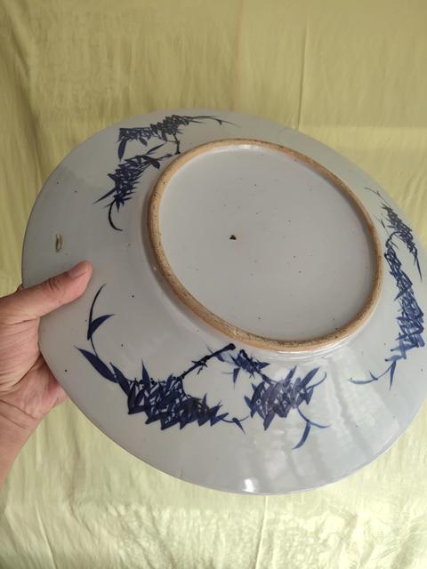 古玩陶瓷青花龍穿花卉紋大盤真品鑒賞圖