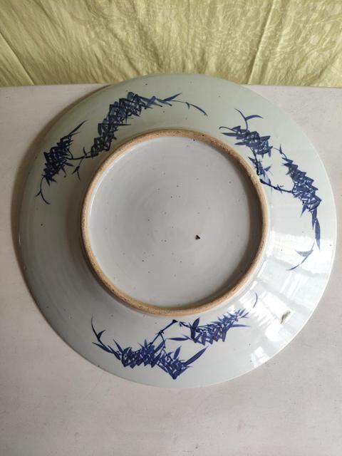 古玩陶瓷青花龍穿花卉紋大盤真品鑒賞圖