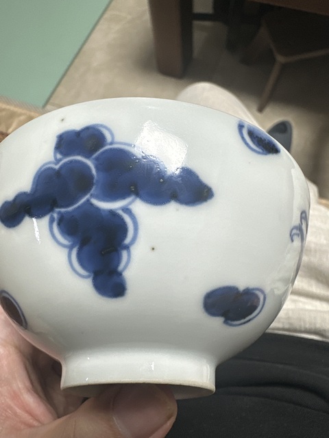 古玩陶瓷過墻龍紋青花杯真品鑒賞圖