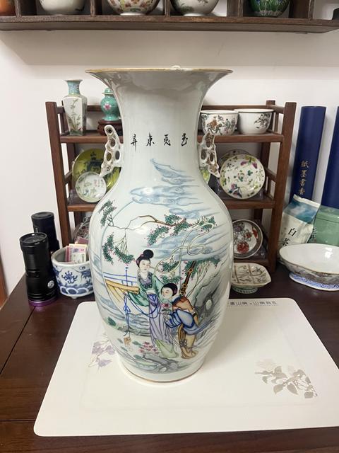 古玩陶瓷民國粉彩瓶真品鑒賞圖