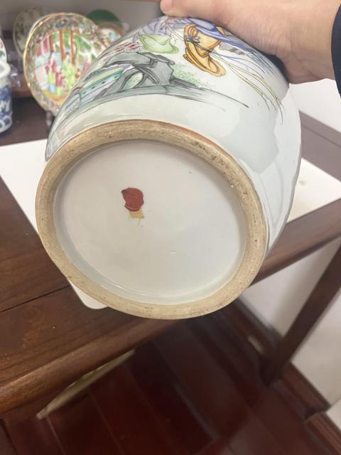 古玩陶瓷民國粉彩瓶真品鑒賞圖