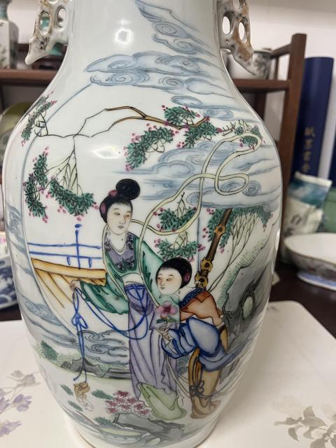 古玩陶瓷民國粉彩瓶真品鑒賞圖