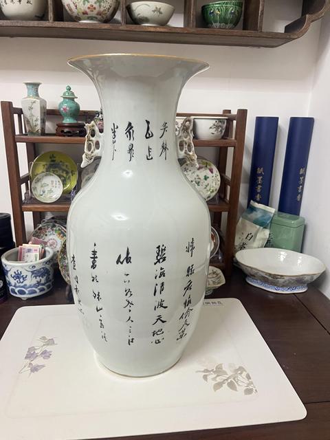古玩陶瓷民國粉彩瓶真品鑒賞圖