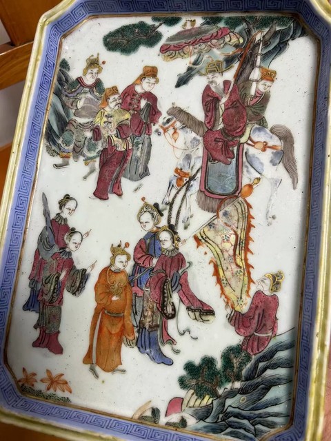 古玩陶瓷人物紋粉彩四方倭角盤真品鑒賞圖