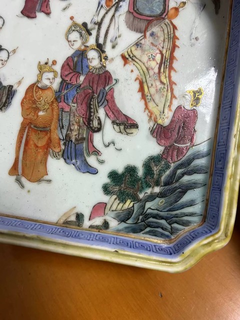 古玩陶瓷人物紋粉彩四方倭角盤真品鑒賞圖