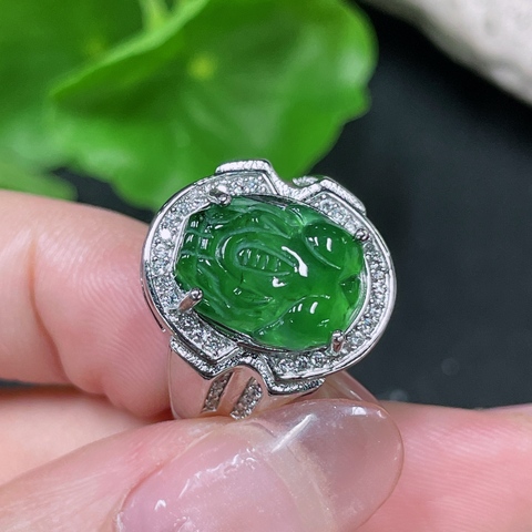 古玩玉器天然翡翠鑲嵌戒指真品鑒賞圖