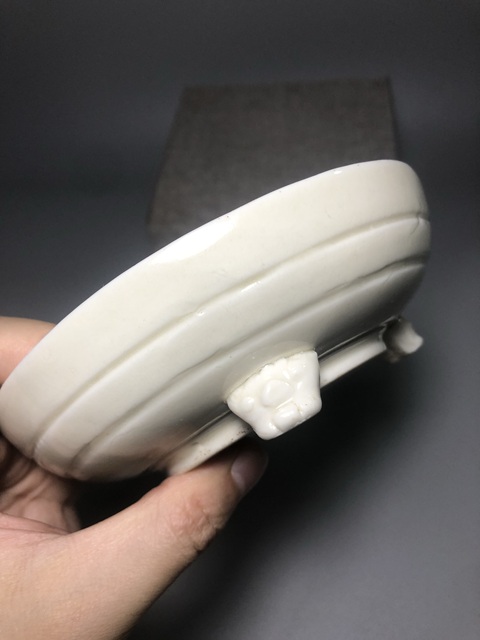 古玩陶瓷明末清初,德化窯豬油白釉香爐拍賣,當前價格3000元