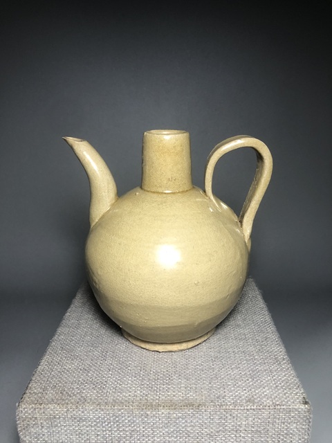 古玩陶瓷宋,米黃釉執(zhí)壺拍賣,當(dāng)前價(jià)格4000元