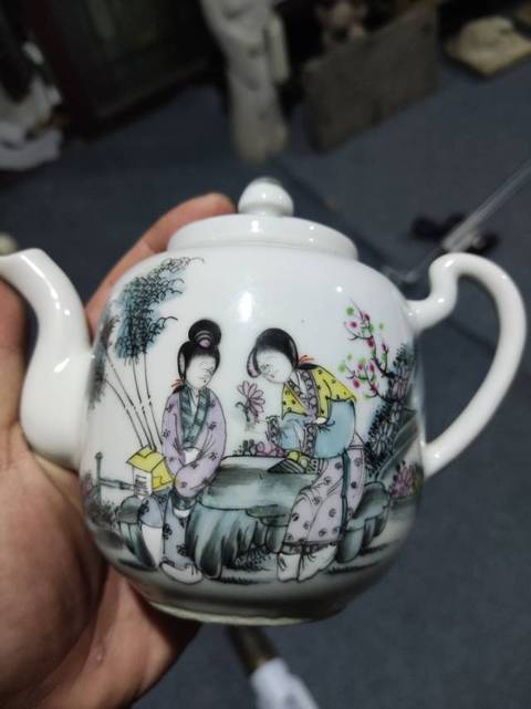 古玩陶瓷粉彩仕女人物紋茶壺真品鑒賞圖