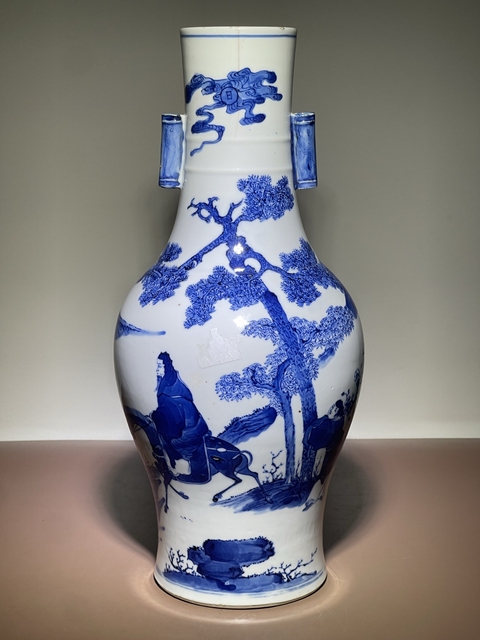古玩陶瓷青花山水人物紋貫耳瓶真品鑒賞圖