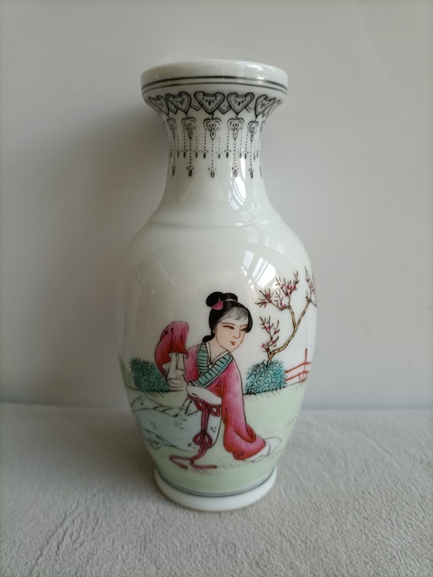 古玩陶瓷粉彩仕女人物紋瓶真品鑒賞圖