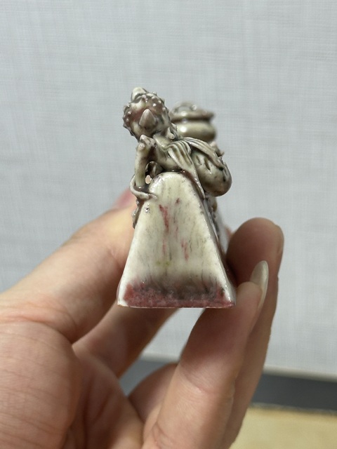 古玩陶瓷豇豆紅釉貼塑螭龍紋筆架山真品鑒賞圖