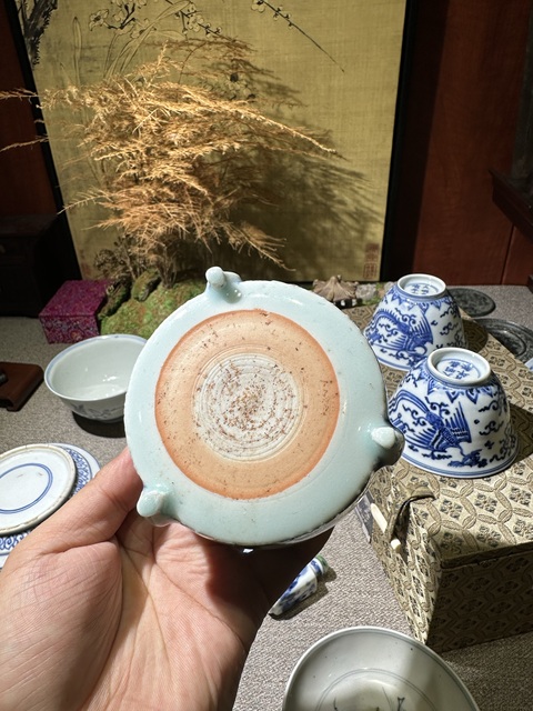 古玩陶瓷青花高士圖三足爐真品鑒賞圖